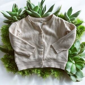 🌺🥮H&M Cream Textured Cardigan